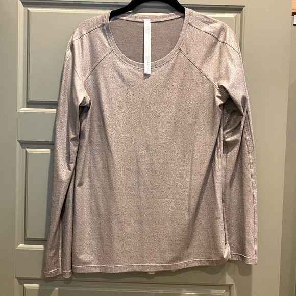 lululemon athletica Tops - LuluLemon Long Sleeve Heathered Gray/Silver Metal Tee *Special Edition